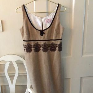 TOCCA Embroidered Wool Sheath dress. Velvet trim scoop neck w peekaboo detail.